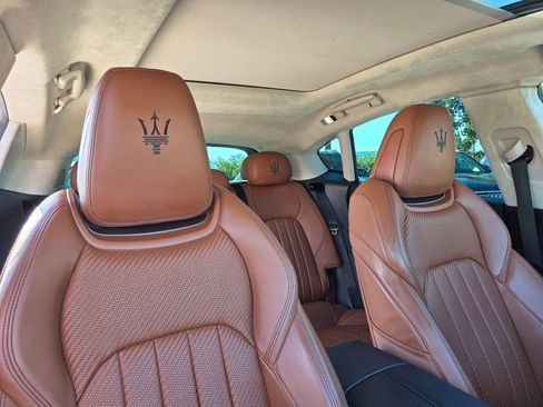 Used 2022 Maserati Levante Modena image 14