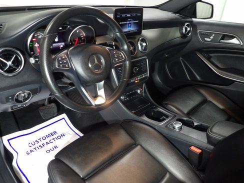 Used 2019 Mercedes-Benz GLA 250 4MATIC image 11