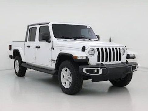 Used 2025 Jeep Gladiator Sport image 2