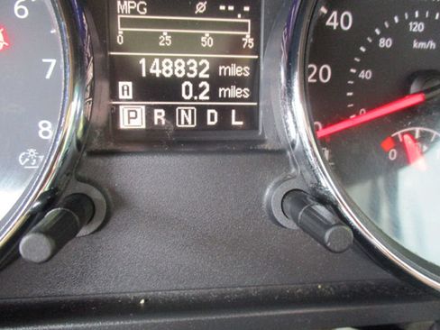 Used 2011 Nissan Rogue S AWD/4WD image 14
