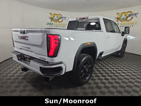 Used 2024 GMC Sierra 2500 AT4 w/ AT4 Premium Plus Package AWD/4WD image 9
