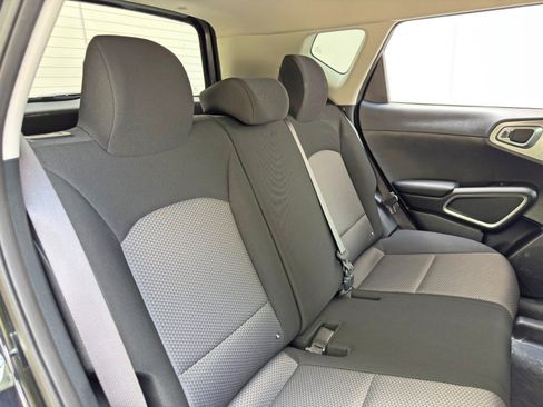 Used 2021 Kia Soul LX FWD image 29