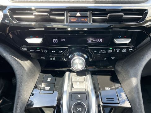 Used 2025 Acura MDX SH-AWD image 28