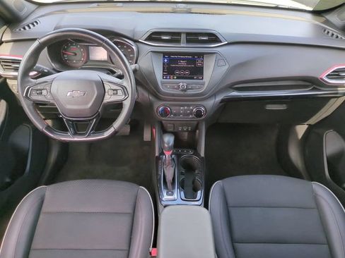 Used 2023 Chevrolet TrailBlazer RS FWD image 16