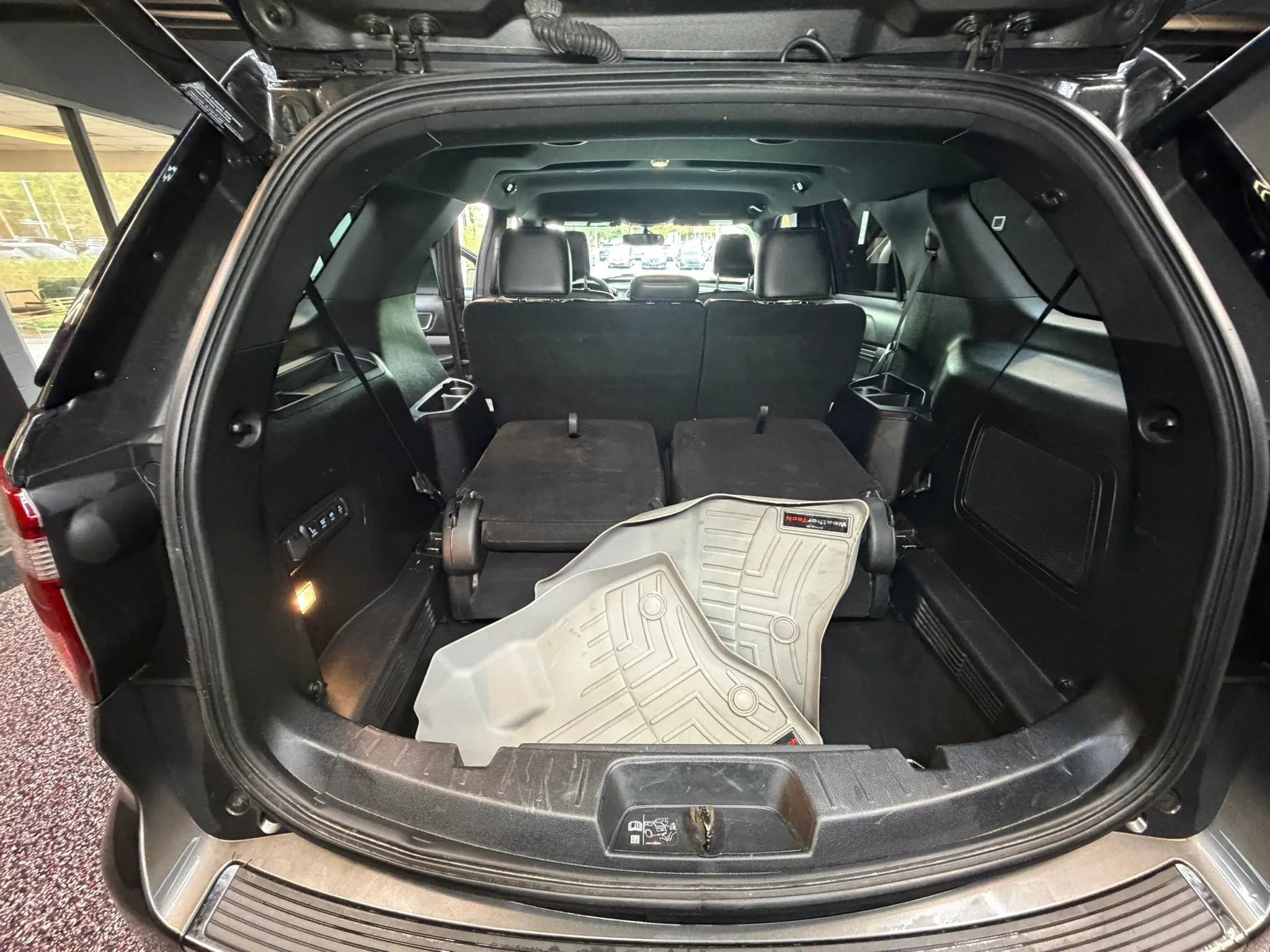 Used 2019 Ford Explorer Limited w/ Class III Trailer Tow Package FWD image 37