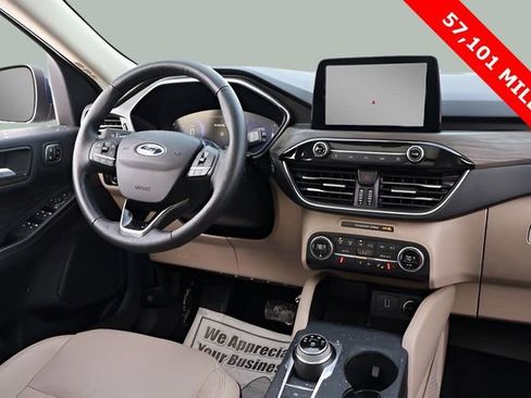 Used 2020 Ford Escape Titanium w/ Titanium Premium Package 2.0 image 17