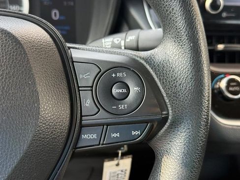 Used 2022 Toyota Corolla LE FWD image 21