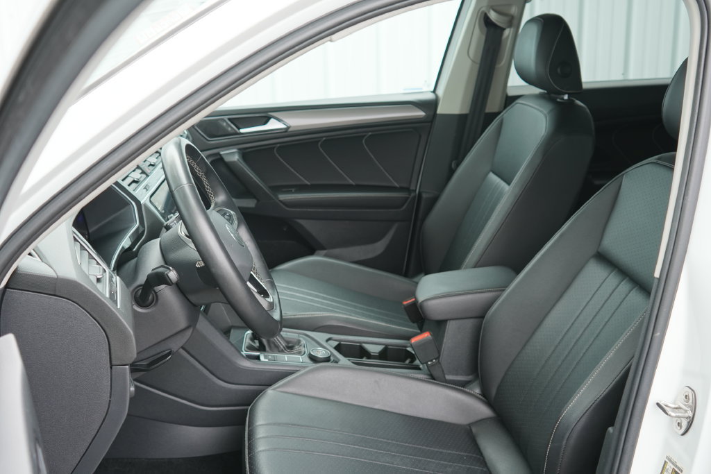 Used 2022 Volkswagen Tiguan SE AWD/4WD image 13