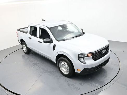 New 2025 Ford Maverick XL FWD image 18