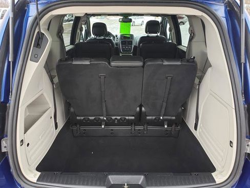 Used 2018 Dodge Grand Caravan SXT image 5