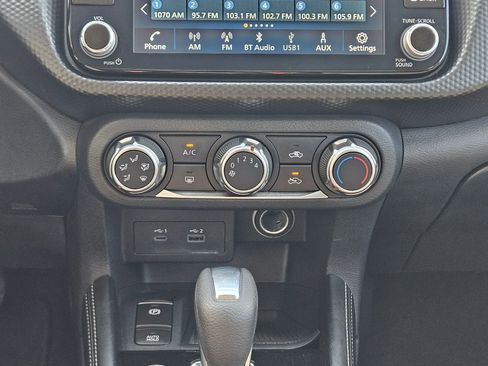 Used 2024 Nissan Kicks SV image 14