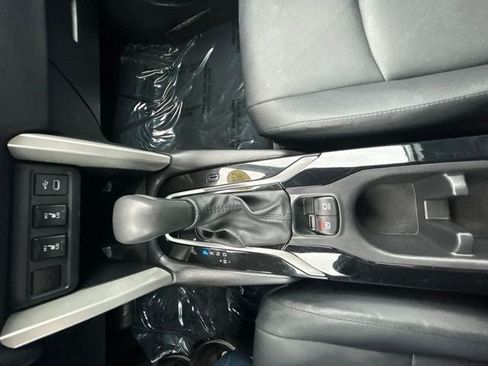 Used 2025 Toyota Corolla Cross XLE FWD image 25