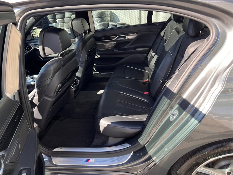Used 2016 BMW 750i xDrive AWD/4WD image 19
