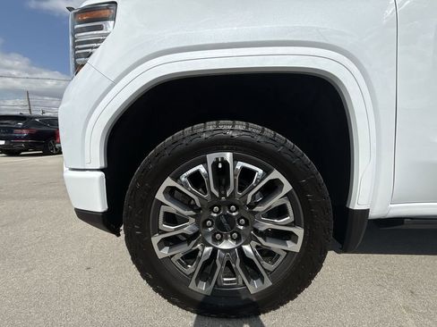 Used 2026 GMC Sierra 1500 Denali Ultimate AWD/4WD image 10