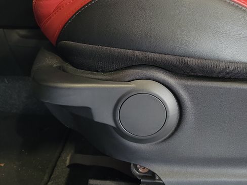 Used 2013 FIAT 500 Abarth w/ Beats Audio Pkg FWD image 19