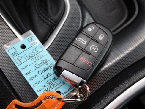 Used 2016 Dodge Charger SXT image 30