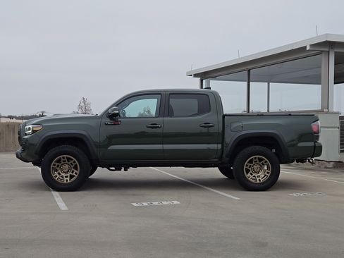 Used 2020 Toyota Tacoma TRD Pro image 2