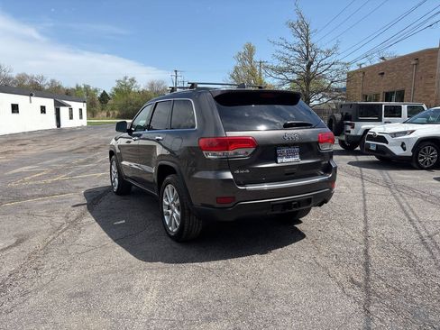 Used 2017 Jeep Grand Cherokee Limited AWD/4WD image 3