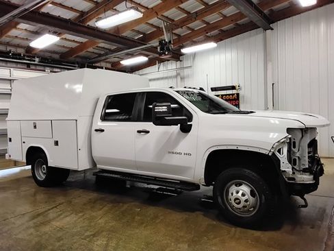 Used 2022 Chevrolet Silverado 3500 W/T w/ WT Convenience Package image 2