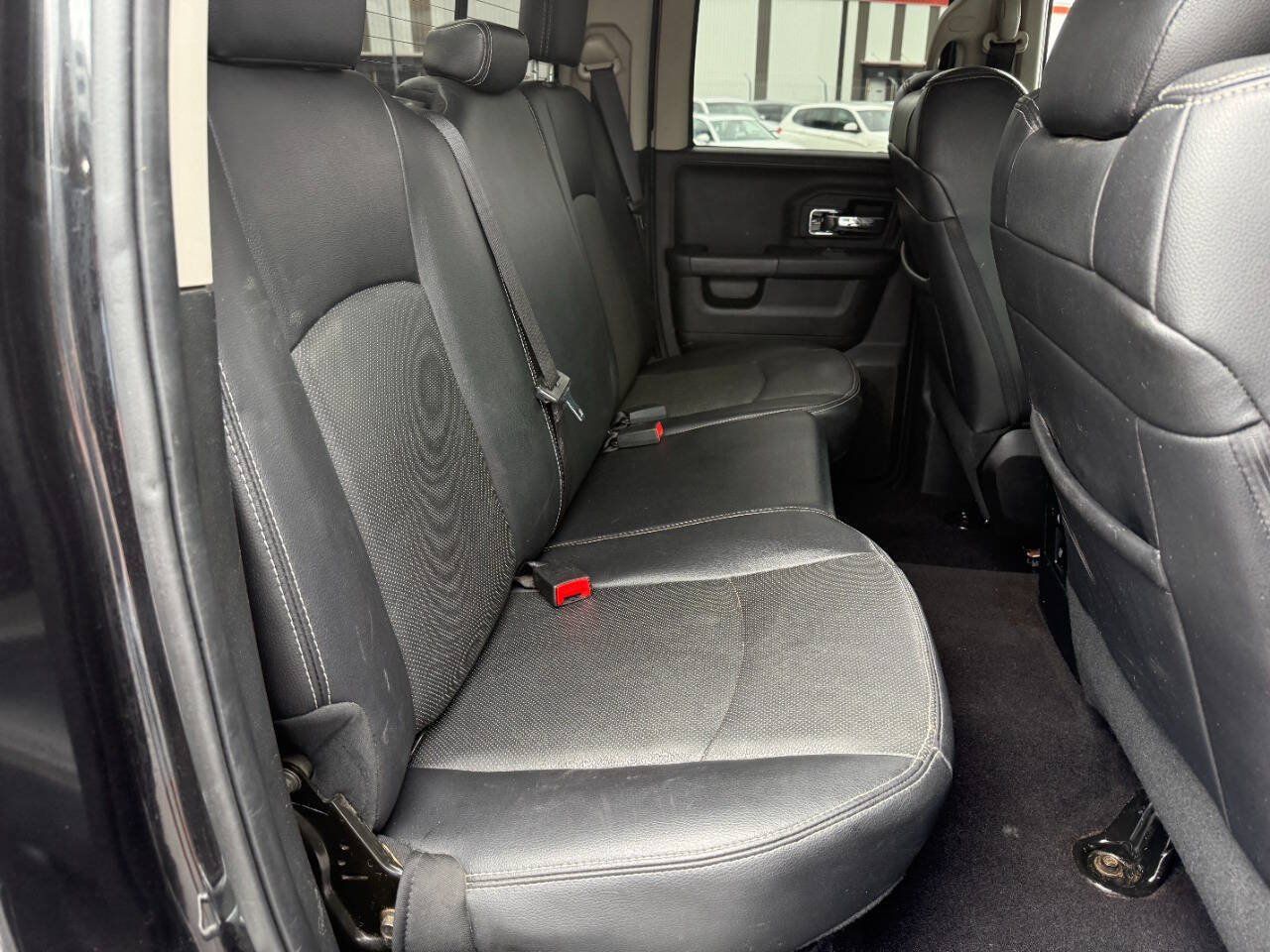 Used 2017 RAM 1500 Laramie w/ Convenience Group AWD/4WD image 32