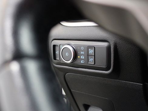 Used 2021 Ford Explorer XLT w/ Equipment Group 202A image 33