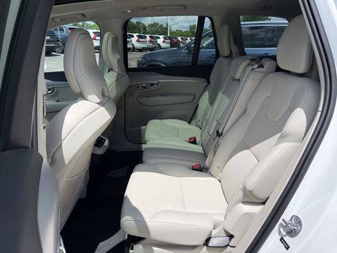 Used 2024 Volvo XC90 B5 Core w/ Protection Package Premier AWD/4WD image 10