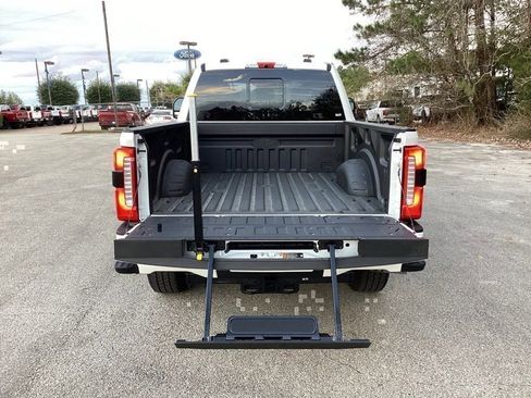 New 2026 Ford F250 Lariat w/ Black Appearance Package AWD/4WD image 10