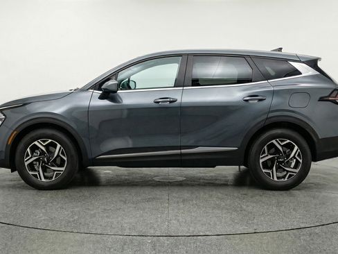 Used 2025 Kia Sportage LX image 5