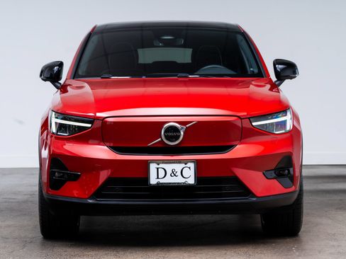 Used 2023 Volvo C40 P8 Recharge Ultimate AWD/4WD image 2