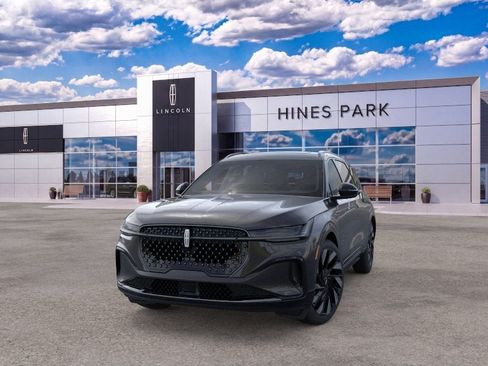 New 2026 Lincoln Nautilus Reserve w/ Jet Appearance Package AWD/4WD image 2