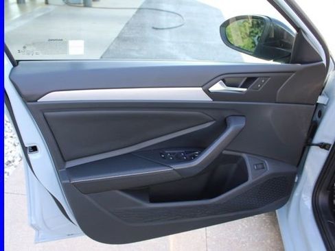 Used 2025 Volkswagen Jetta Sport FWD image 16