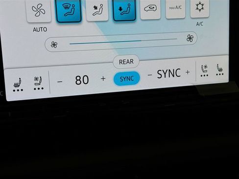 Used 2025 Volkswagen Atlas SE FWD image 20