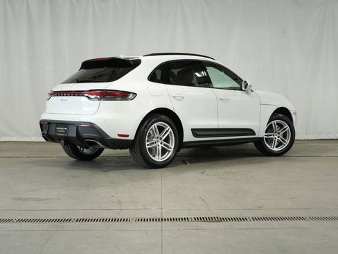 Certified 2025 Porsche Macan image 7