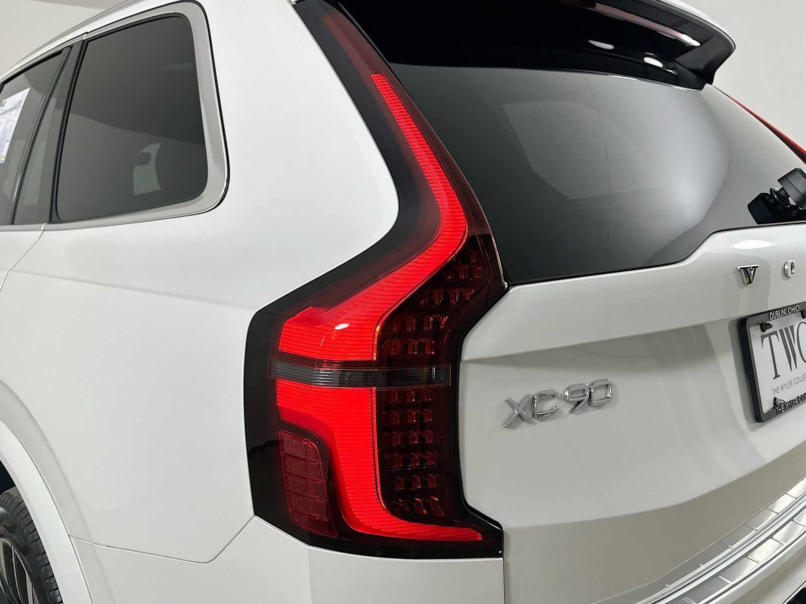 Used 2026 Volvo XC90 T8 Plus w/ Protection Package Premier AWD/4WD image 12