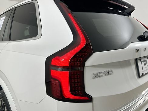Used 2026 Volvo XC90 T8 Plus w/ Protection Package Premier AWD/4WD image 12