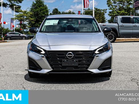 Used 2024 Nissan Altima 2.5 SV FWD image 12