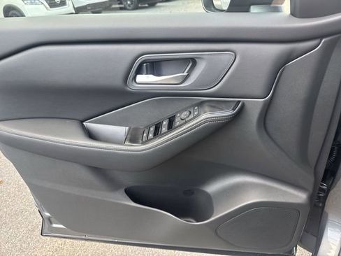 New 2026 Nissan Rogue SV FWD image 29