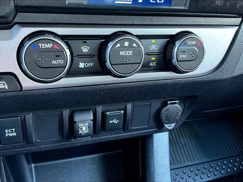 Used 2021 Toyota Tacoma SR5 image 33