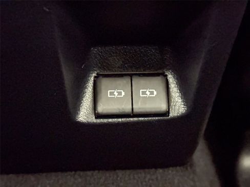 Certified 2024 Toyota 4Runner TRD Off-Road Premium AWD/4WD image 37