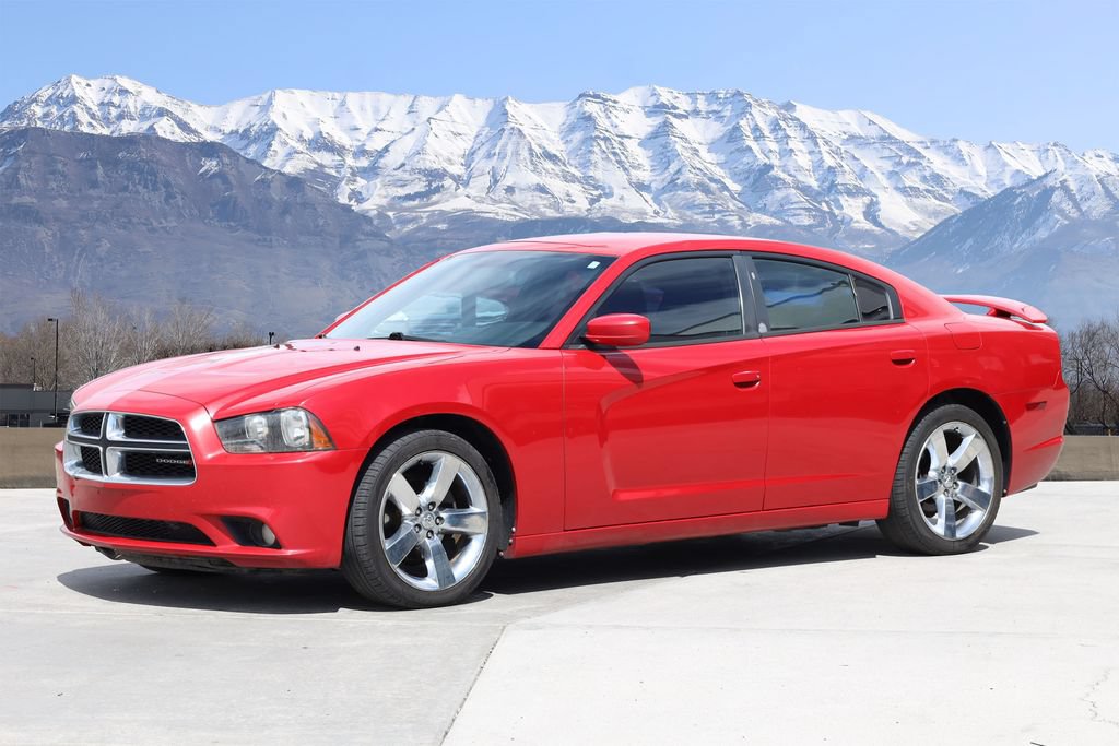 Used 2013 Dodge Charger SXT w/ Sport Appearance Group RWD image 2