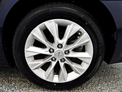 Used 2013 Lexus ES 300h image 21