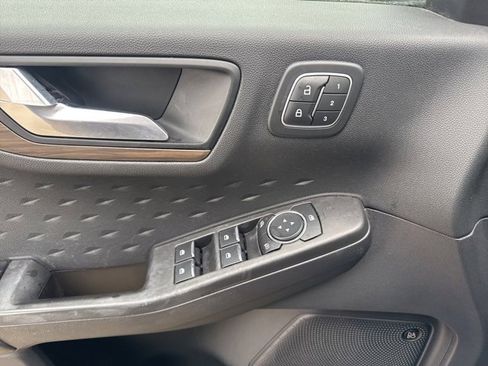 Used 2020 Ford Escape Titanium w/ Titanium Premium Package 2.0 image 19