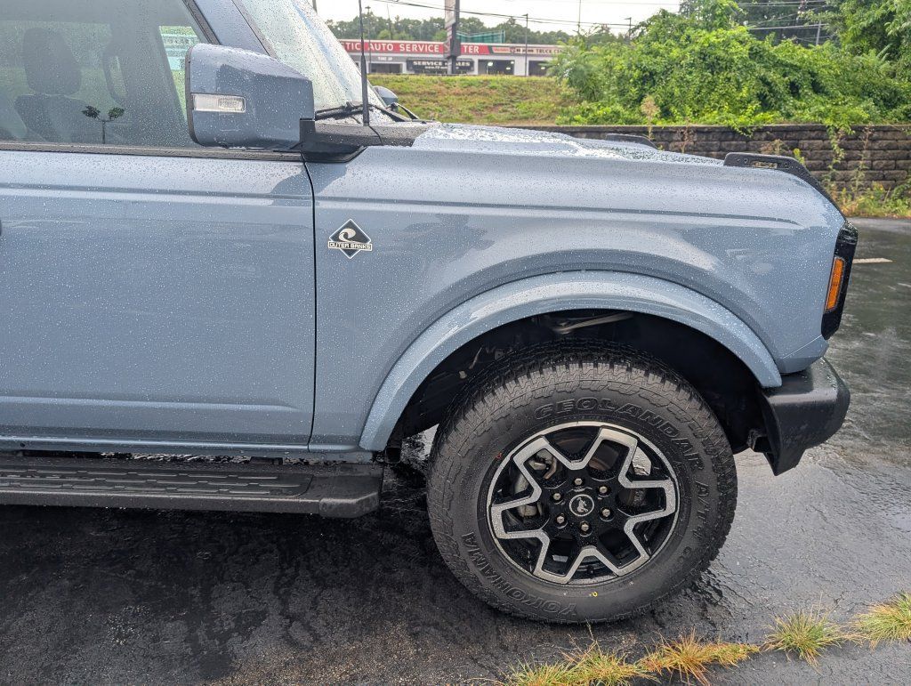 Used 2023 Ford Bronco Outer Banks AWD/4WD image 12