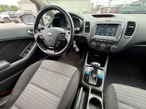 Used 2018 Kia Forte S FWD image 19