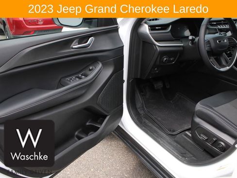 Used 2023 Jeep Grand Cherokee Laredo w/ Luxury Tech Group I AWD/4WD image 16