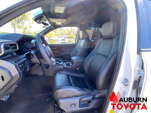 Used 2025 Toyota Tacoma TRD Sport AWD/4WD image 30