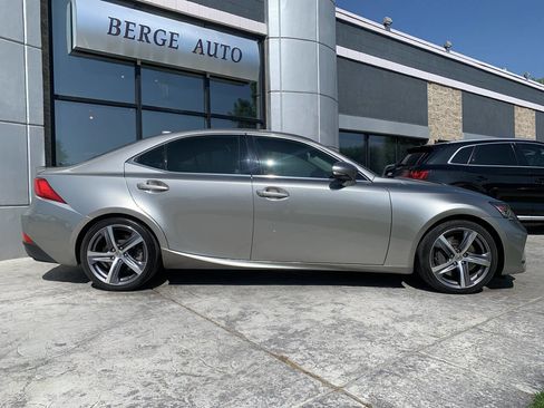 Used 2017 Lexus IS 300 AWD image 6