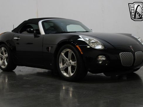 Used 2006 Pontiac Solstice Convertible w/ Premium Package image 27