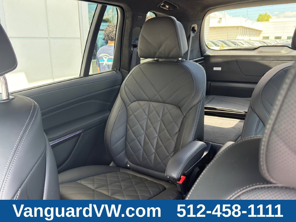 Used 2023 BMW X7 xDrive40i w/ Premium Package AWD/4WD image 14