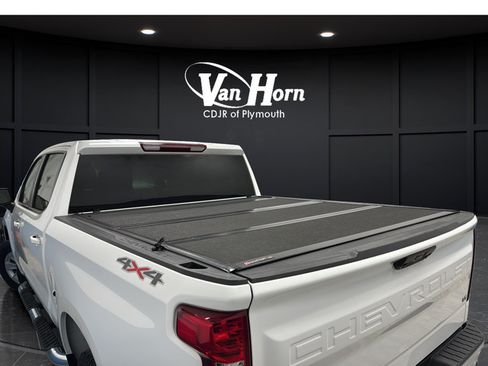 Used 2023 Chevrolet Silverado 1500 LT AWD/4WD image 35